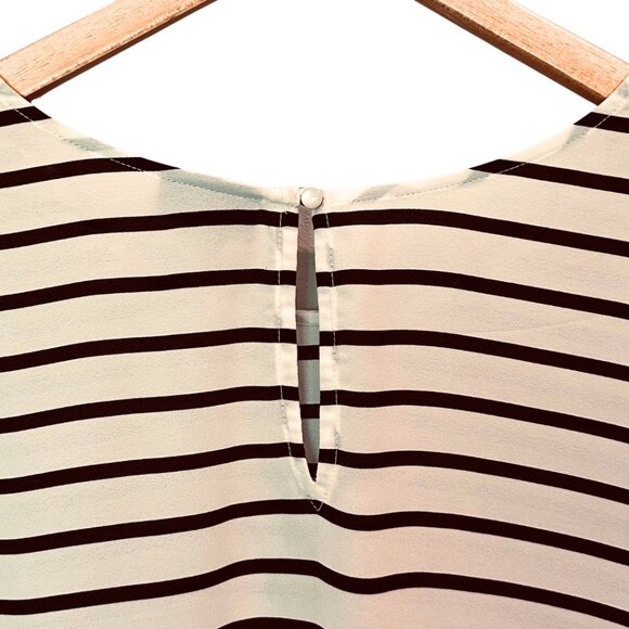 Chic Striped Ruffle Hem Blouse | Long Sleeve Flowy Top | Size Large - Picture 5 of 10